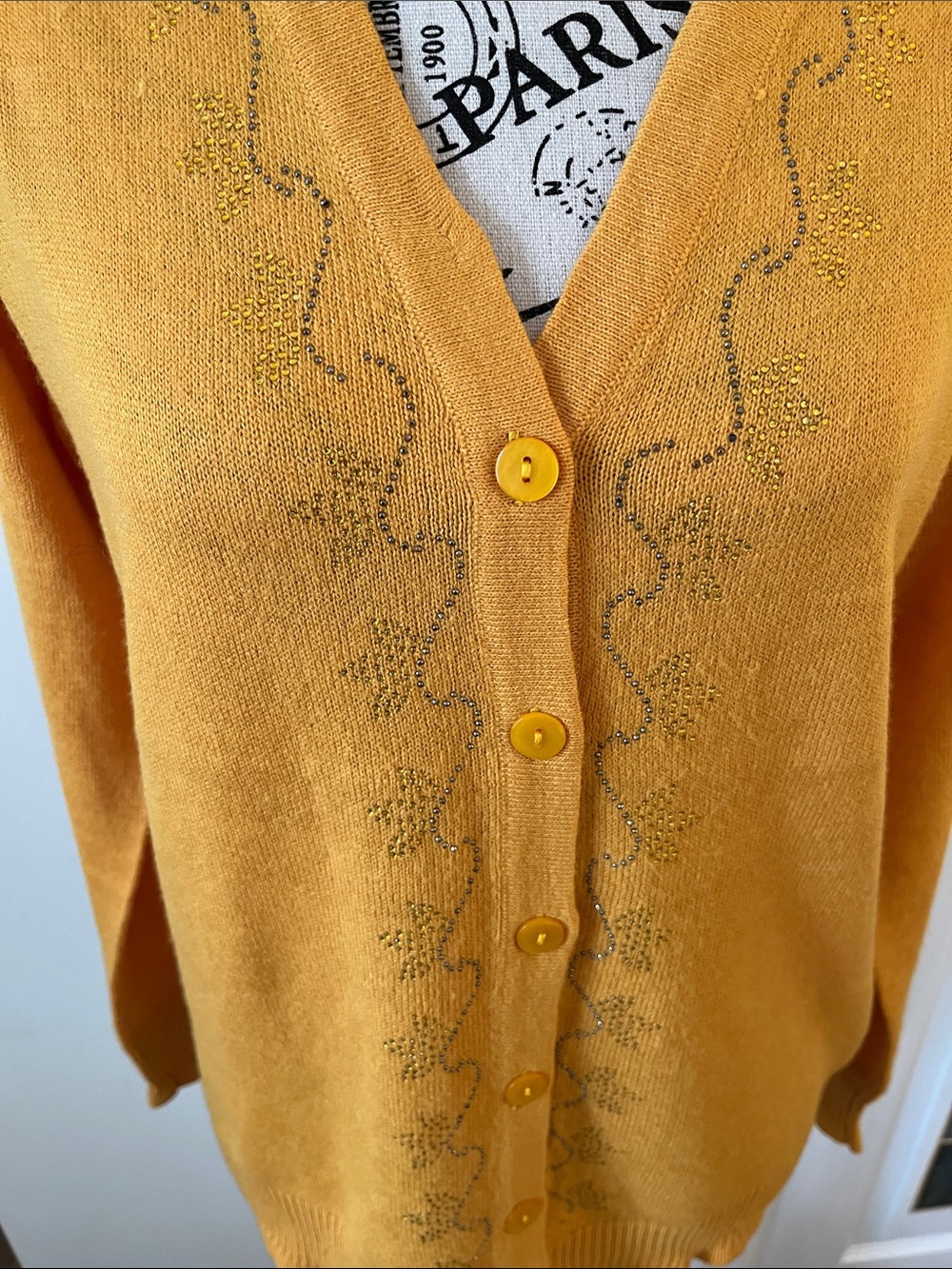 🍎Women's Mustard Yellow V-Neck Button Cardigan Sweater - Picture 4 of 9